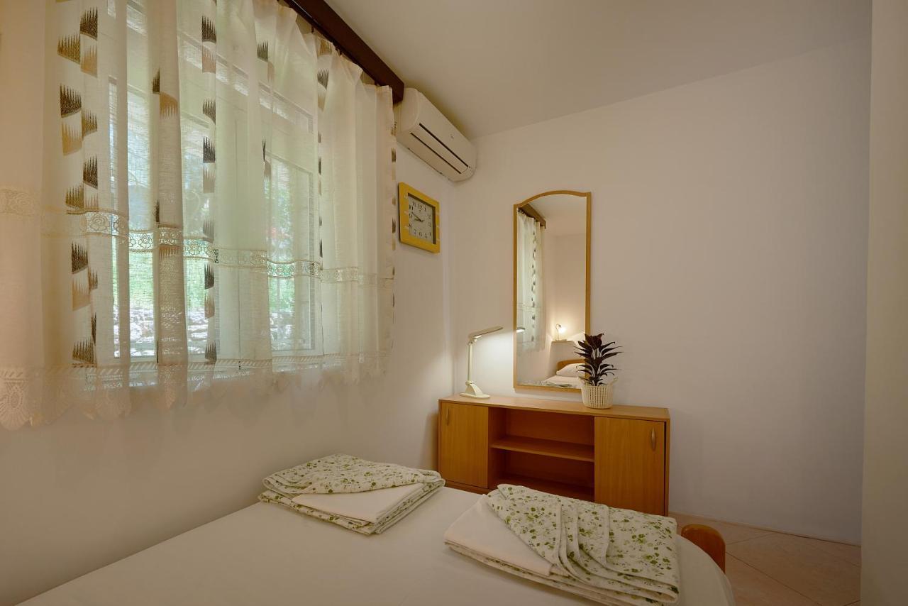 Apartmani Kuca U Maslinama 斯韦蒂·斯特凡 外观 照片