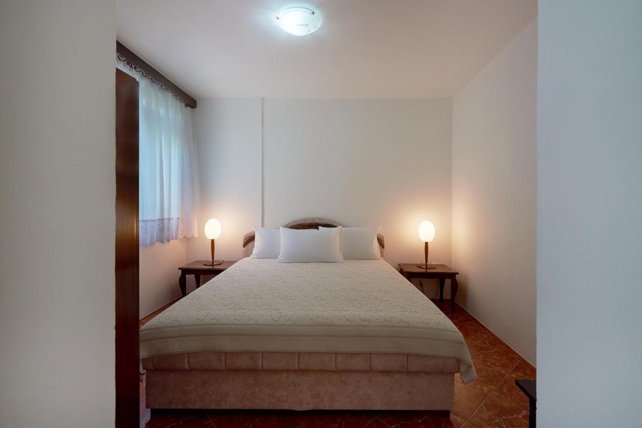 Apartmani Kuca U Maslinama 斯韦蒂·斯特凡 外观 照片