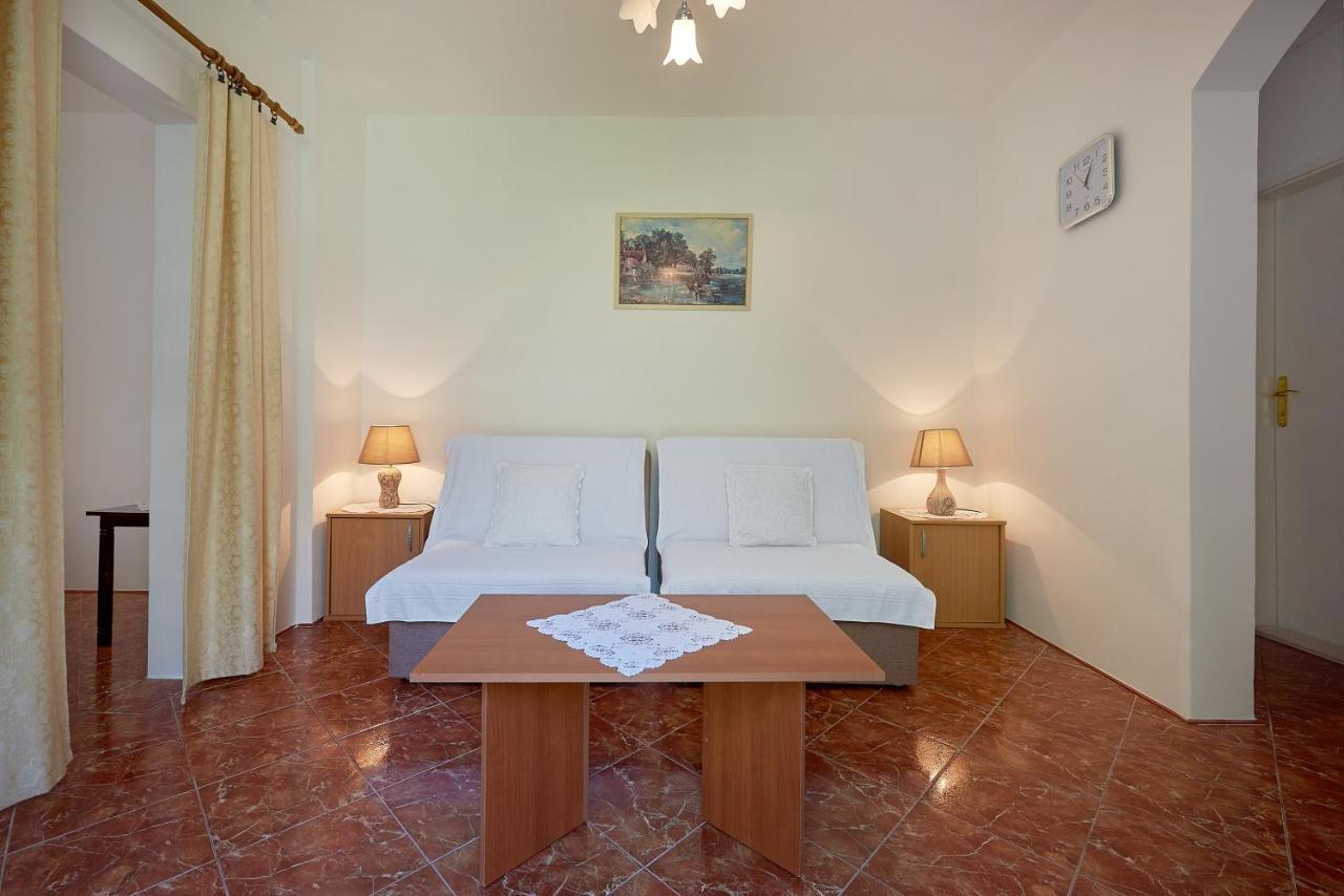 Apartmani Kuca U Maslinama 斯韦蒂·斯特凡 外观 照片