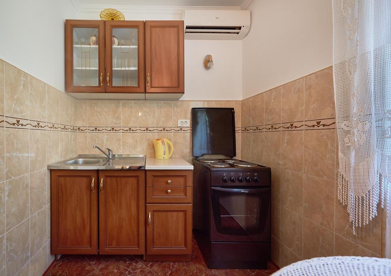 Apartmani Kuca U Maslinama 斯韦蒂·斯特凡 外观 照片