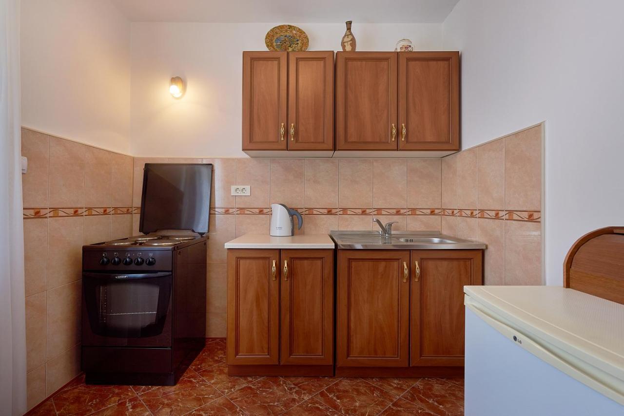 Apartmani Kuca U Maslinama 斯韦蒂·斯特凡 外观 照片